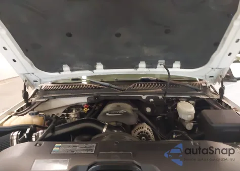 2003 Chevrolet Suburban 1500 Lt z USA, uszkodzony, nr VIN 3GNFK16Z83G151479